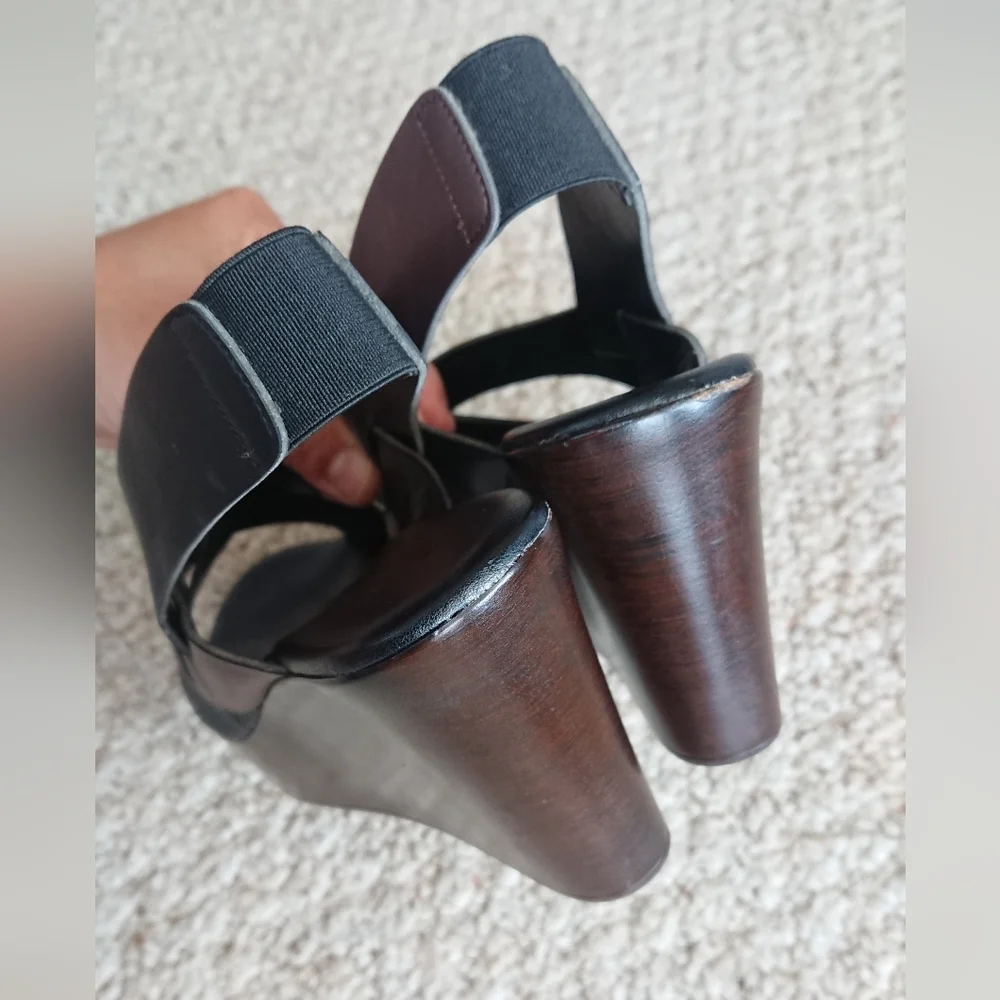 Ron White Rapisardi Onyx Leather Wedge Sandal size 6.5